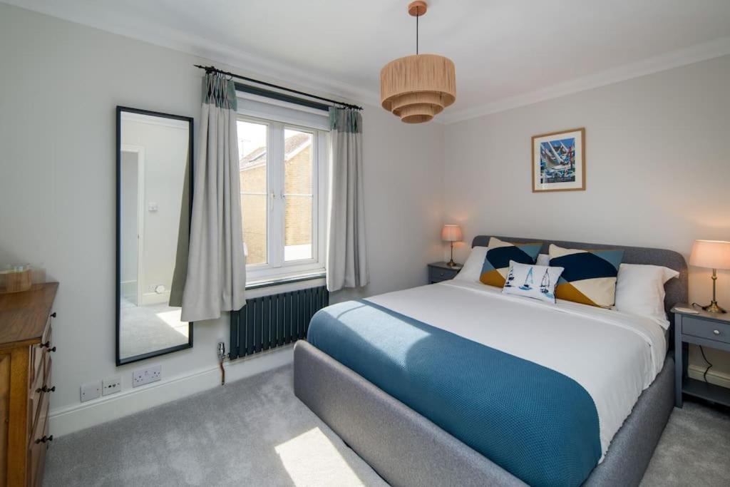 Captain'S Cottage - Central West Cowes - Spacious, Entire 1-Bed Home 外观 照片